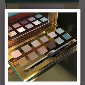 Limited Edition Cargo Eyeshadow Palette
